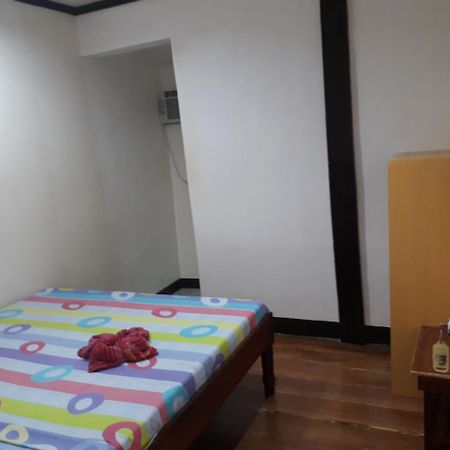 Adrian Travellers Inn Ель-Нідо Екстер'єр фото