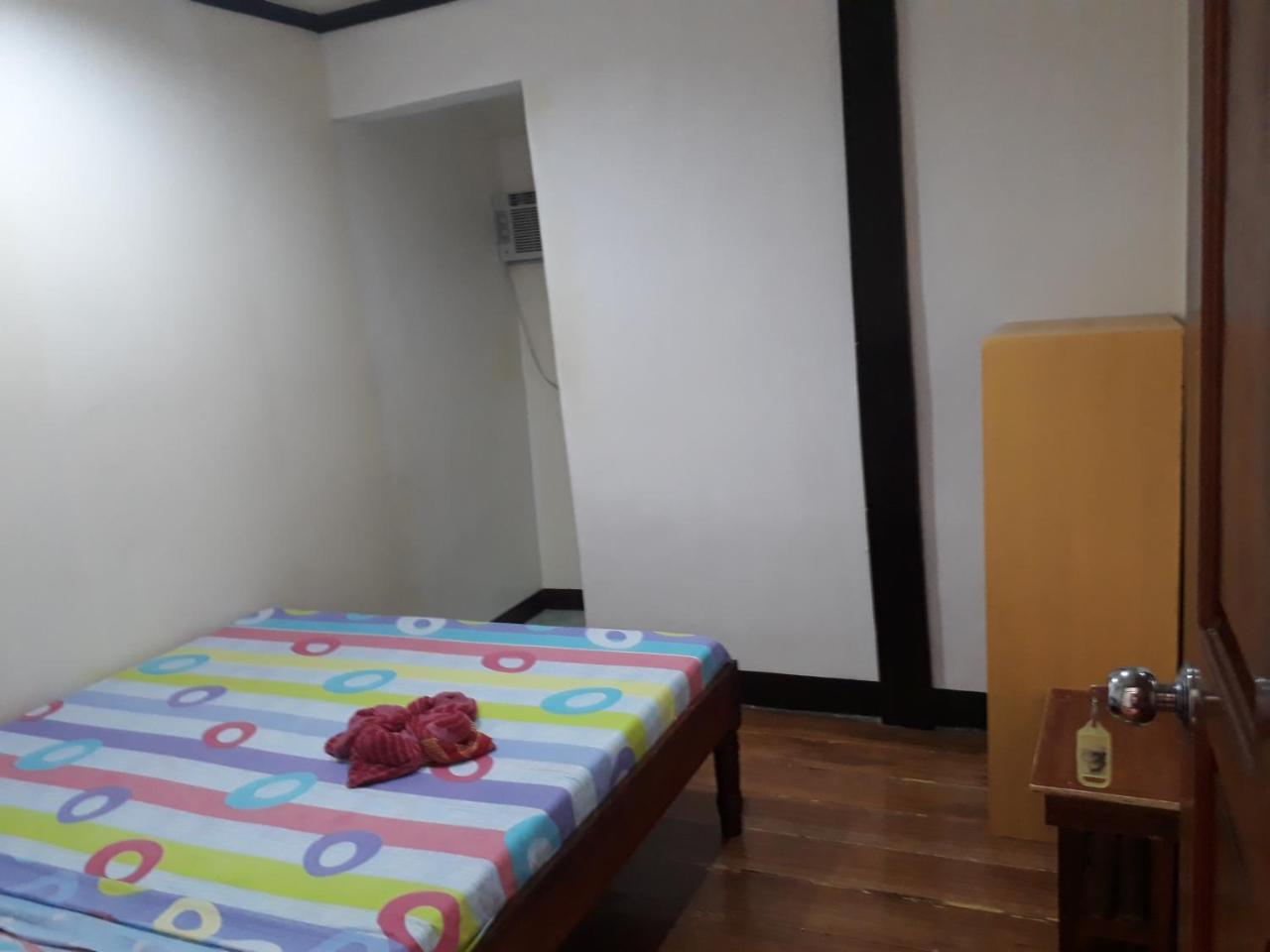 Adrian Travellers Inn Ель-Нідо Екстер'єр фото