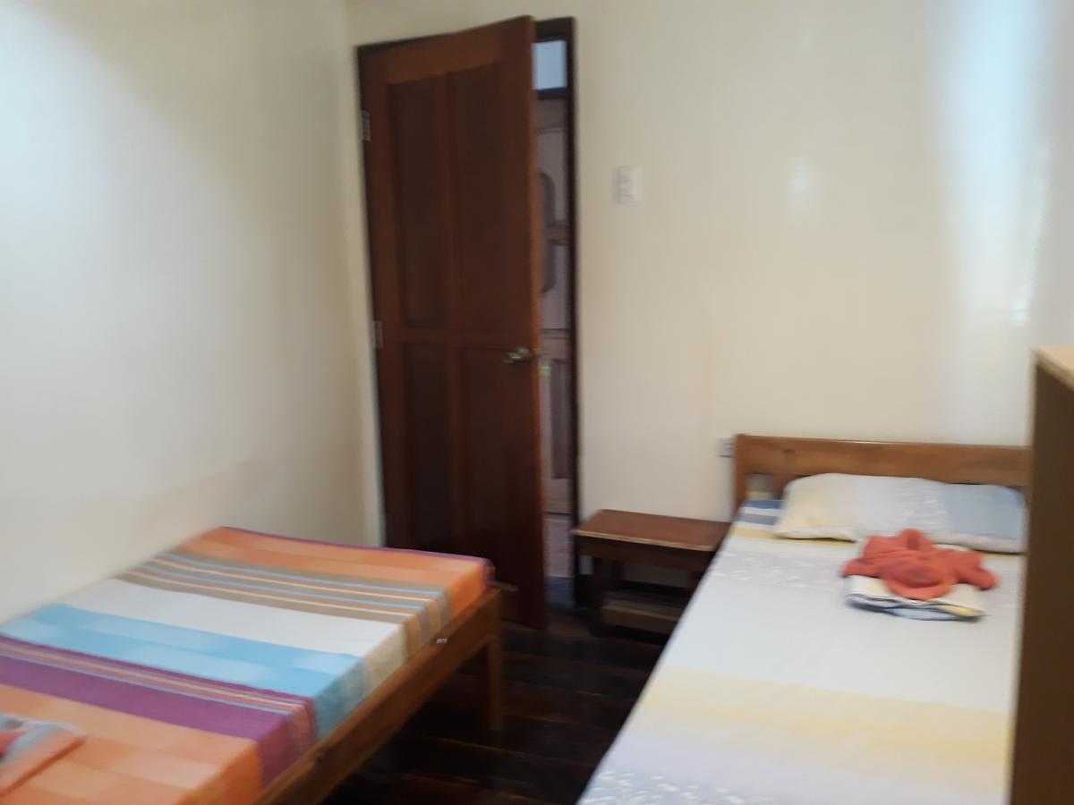 Adrian Travellers Inn Ель-Нідо Екстер'єр фото
